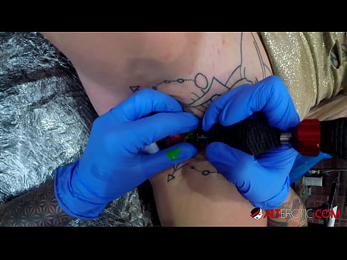 ❤️ tattooed ທີ່ສຸດ Hottie Sully Savage ໄດ້ຮັບ tattoo ສຸດ clitoris ຂອງນາງ ️ ສະຫຼັດ ຢູ່ທີ່ພວກເຮົາ lo.onlyhdporn.ru%